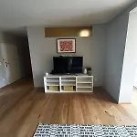 Modern Oasis Of Peace With Garden, Top Public Transport