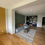 Modern Oasis Of Peace With Garden, Public Transport Apartment *