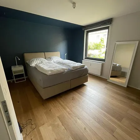 Appartement Modern Oasis Of Peace With Garden, Public Transport *
