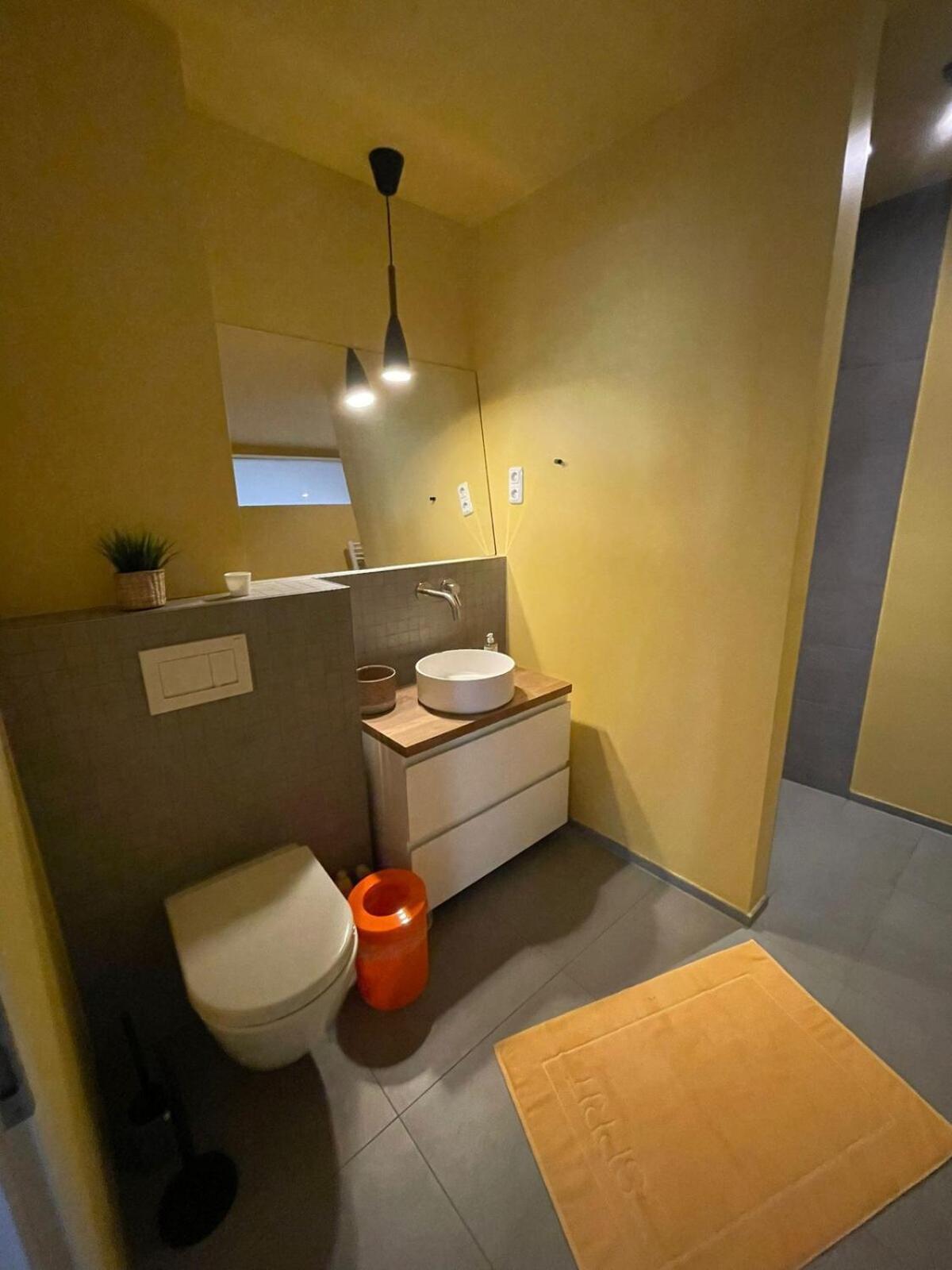 Apartment Modern Oasis Of Peace With Garden, Public Transport Dusseldorf