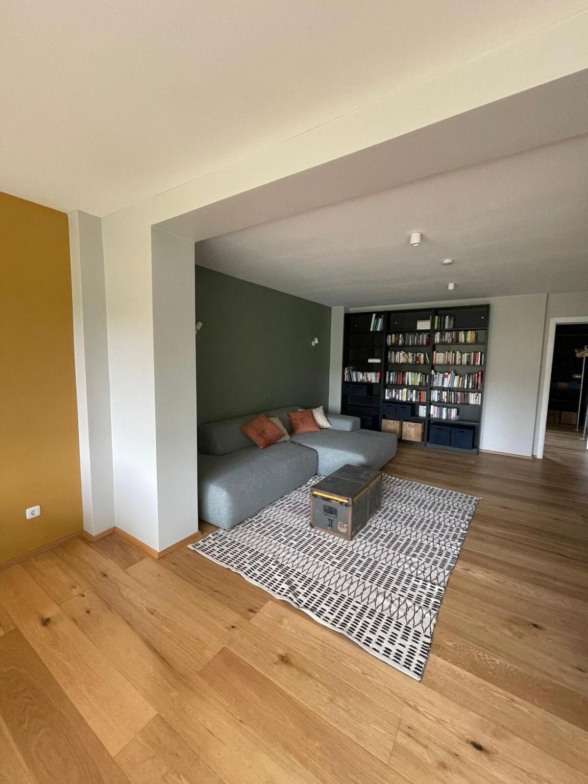 Modern Oasis Of Peace With Garden, Public Transport Apartment *